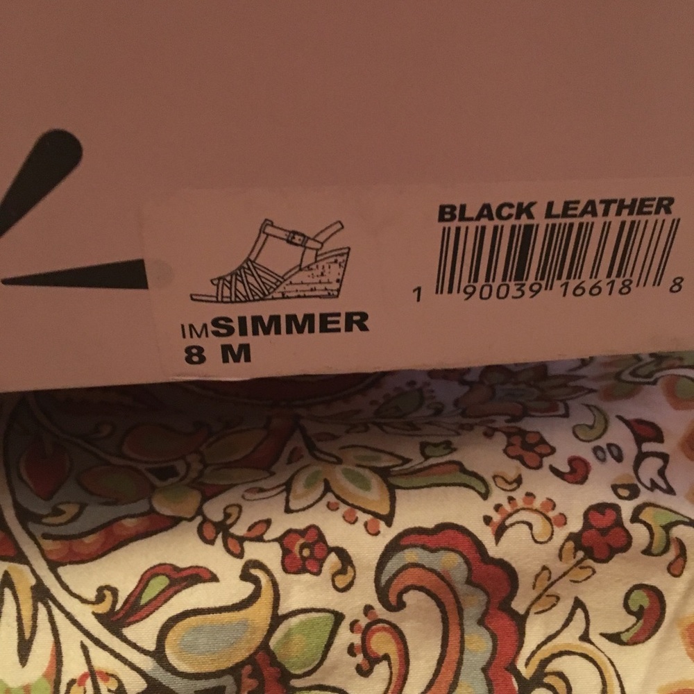Sandals - Picture 5 of 5